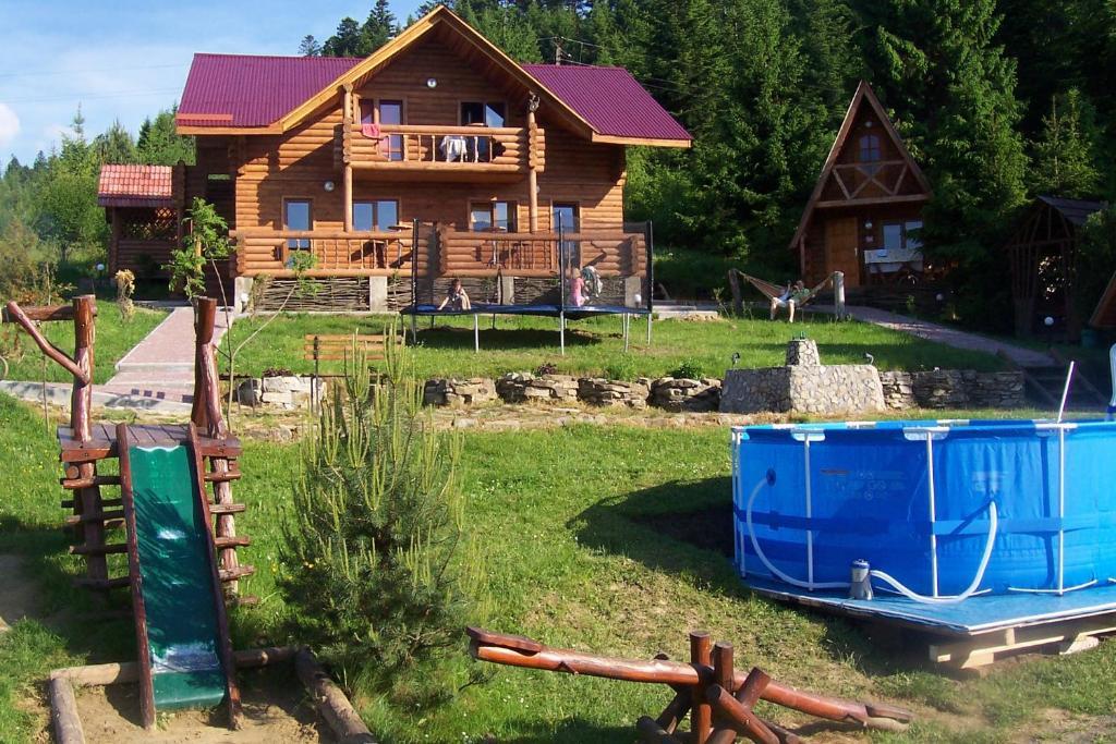 Boykivskiy Dvir Hotel Yasenitsa Zamkova Екстериор снимка