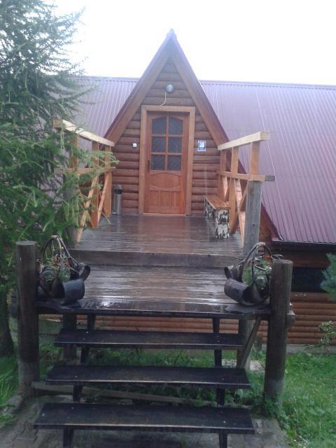 Boykivskiy Dvir Hotel Yasenitsa Zamkova Екстериор снимка