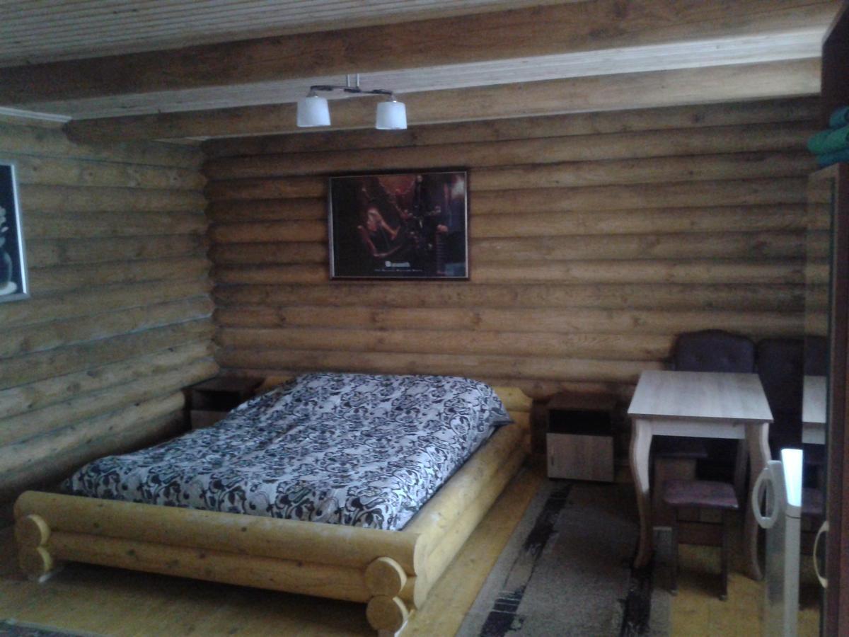 Boykivskiy Dvir Hotel Yasenitsa Zamkova Екстериор снимка